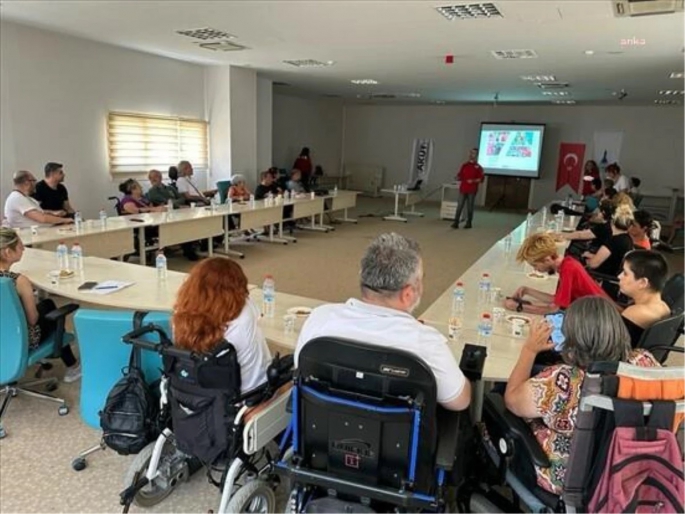 İzmir Büyükşehir Belediyesi Engelli Farkındalığı Eğitimlerine Başladı