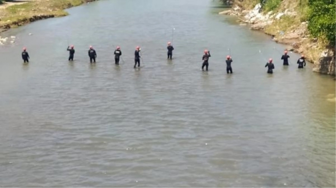 Kayalıklardan dereye düşen kadın için arama çalışmaları devam ediyor