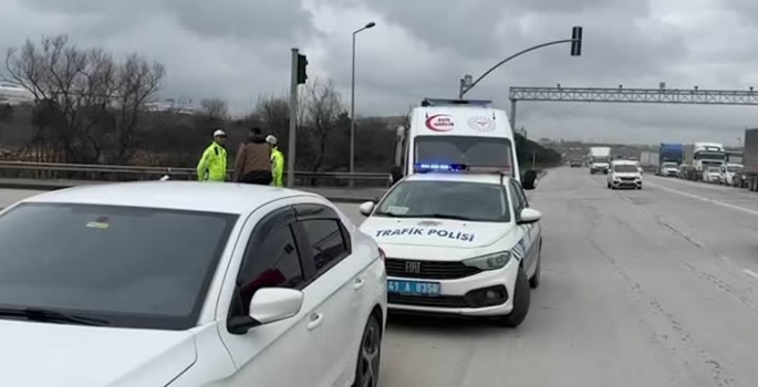 Kocaeli'de otomobilin çarptığı çocuk yaralandı