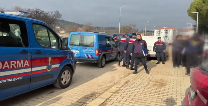 Komşularını öldürerek motosiklet kazası gibi gösterdikleri suçlamasıyla 4 kişi yakalandı