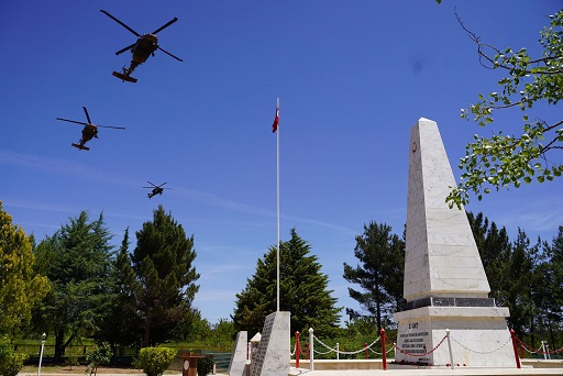 Malatya'da 2001'de askeri uçağın düşmesi sonucu şehit olan 34 asker anıldı