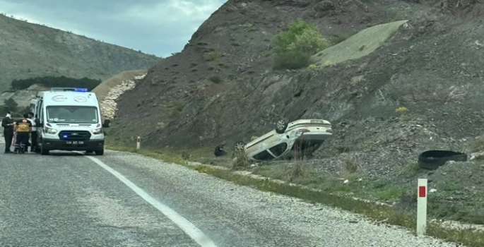 Malatya'da devrilen otomobildeki 4 kişi yaralandı