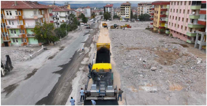 Malatya'da geçici kaldırım çalışması yapılıyor