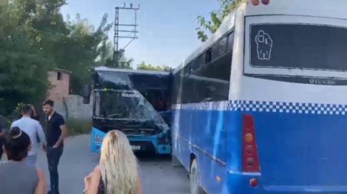 Malatya'da öğrenci servisi ile otobüs çarpıştı