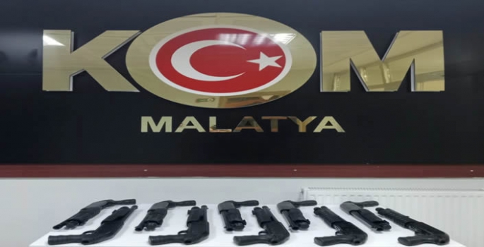 Malatya'da ruhsatsız 10 tüfek ele geçirildi