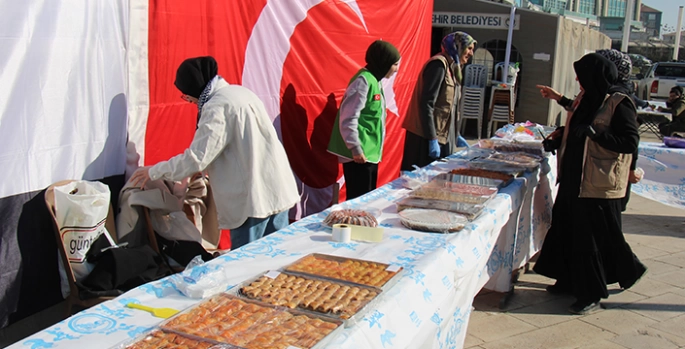 Malatyalı kadınlardan Gazze yararına kermes