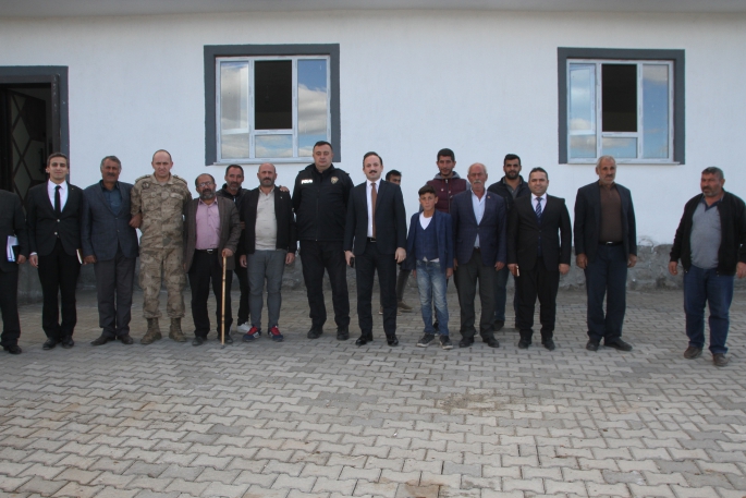 Malazgirt Kaymakamı Bayram köy ziyaretlerini sürüyor