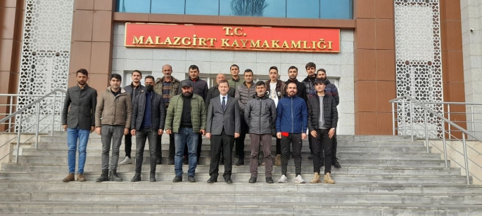 Malazgirt'te Başarılı Sporculara Kaymakam Yemeği