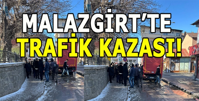 Malazgirt'te hatalı park trafiği felç etti: Trafik kazası meydana geldi!