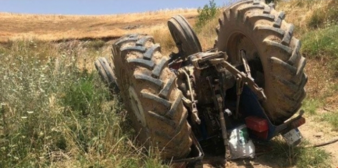 Malazgirt'te kahreden kaza! Devrilen traktörden sağ çıkamadı