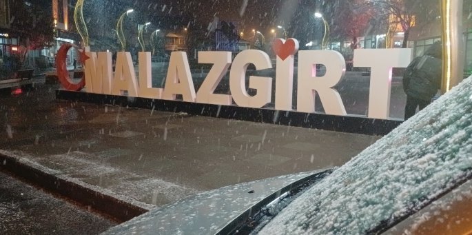 Malazgirt’te kar yağışı başladı