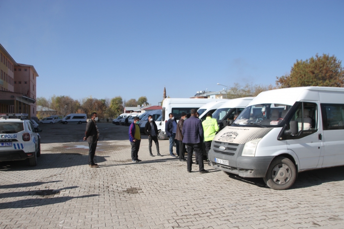 Malazgirt’te Okul Servis Araçları Denetlendi 