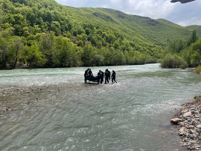 Munzur Çayı'nda kaybolan 3 kişiden 1'nin cansız bedenine ulaşıldı