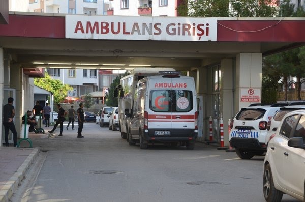 Muş’ta peş peşe intihara kalkışan kız kardeşlerden biri öldü