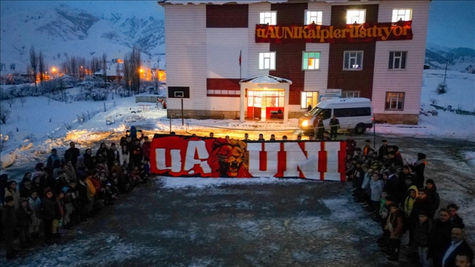 Muş ultrAslan'dan, köy çocuklarına yeni yıl sürprizi