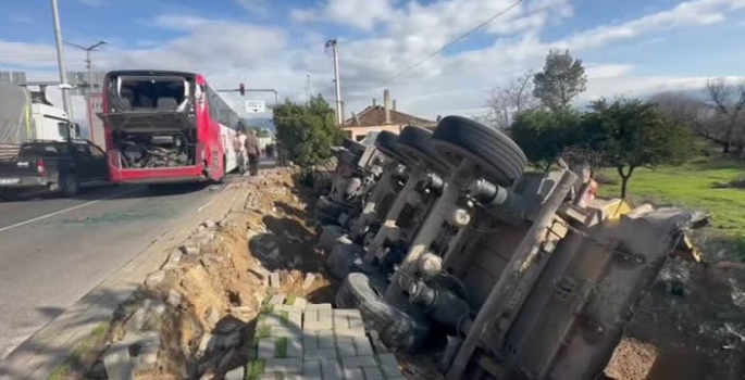 Nazilli'de 3 aracın karıştığı trafik kazasında 1 kişi yaralandı