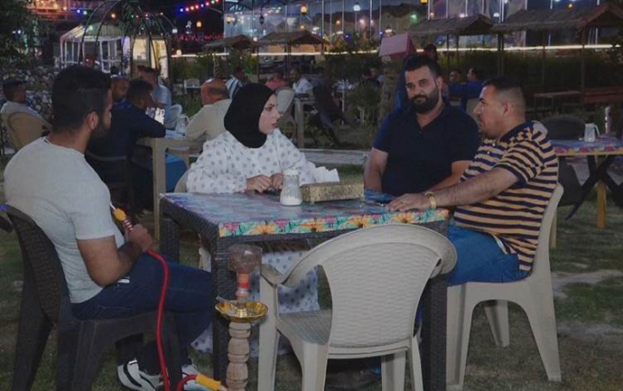 O kentte kadınların halka açık yerlerde nargile içmesi yasaklandı