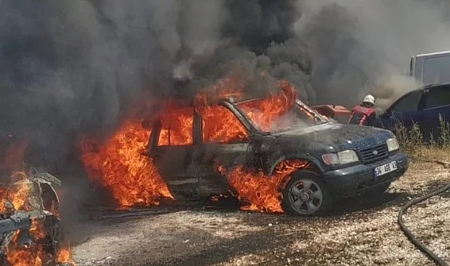 Ot yangını otoparka sıçradı! Araçlar  hasar gördü