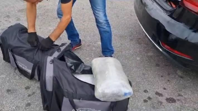  Otomobilde 20 kilo 684 gram esrar ele geçirildi