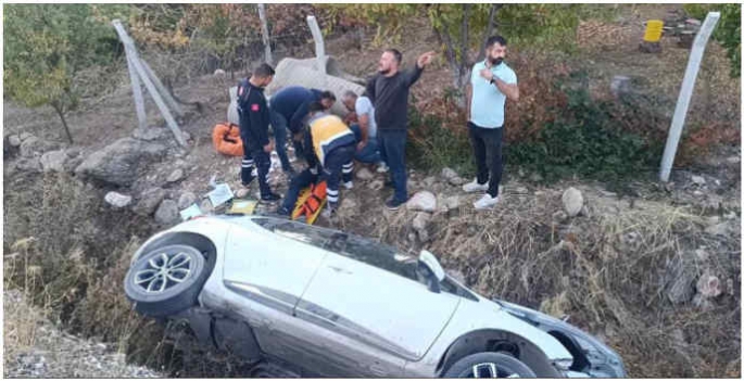 Otomobille pikap çarpıştı: 10 yaralı