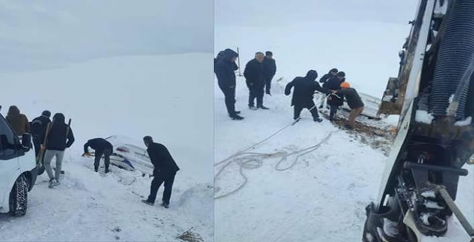 Özalp'te yolda mahsur kalanlar karla mücadele ekiplerince kurtarıldı