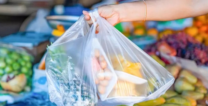 Plastik poşetlerle ilgili yeni karar Resmi Gazete’de yayımlandı!