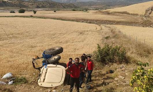 Şarampole devrilen traktörün altında kalan 1 kişi öldü, 1 kişi yaralandı