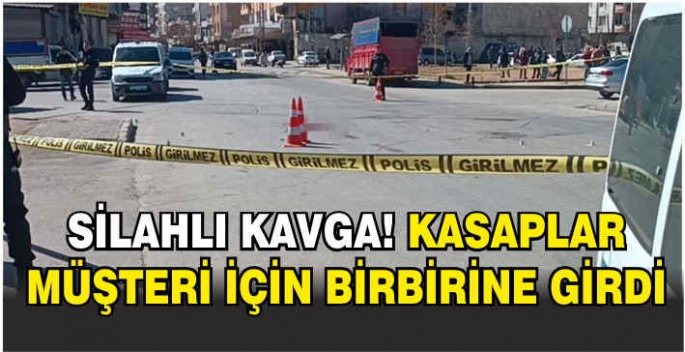 Silahlı kavga! Kasaplar müşteri için birbirine girdi