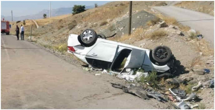 Şırnak'ta pikap ile otomobilin çarpıştığı kazada 3 kişi yaralandı