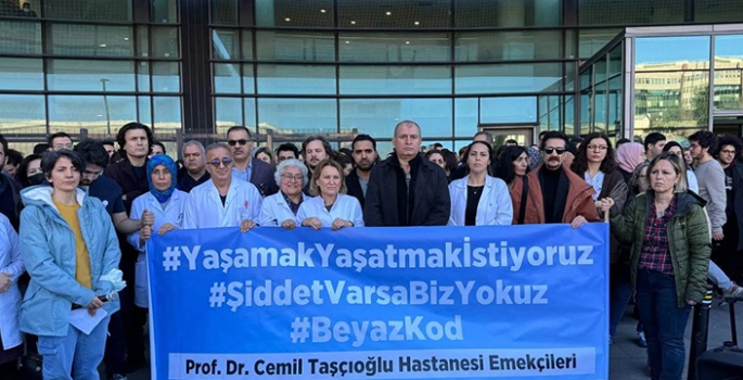 Şişli'de hasta yakınları doktora saldırmıştı: Hastane önünde sağlıkta şiddet protestosu