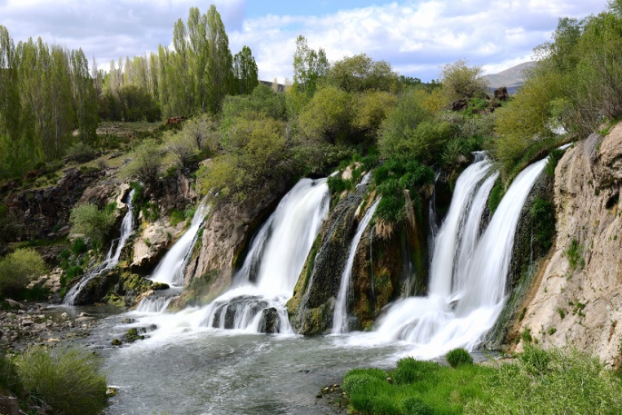 Tarih ve doğa şehri Van ilkbaharda bir başka güzel( Fotoğraf Galeri)