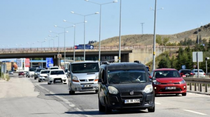 Tatilcilerin dönüş yolculuğu sürüyor