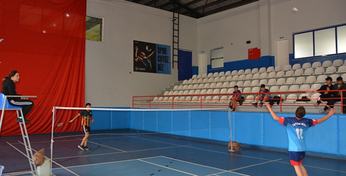 Tatvan'da Badminton İl Birinciliği Müsabakaları yapıldı