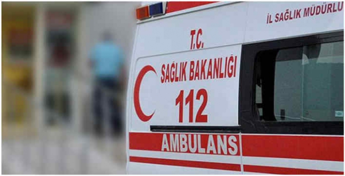 Tır şarampole devrildi: 1 kişi öldü 2 kişide yaralandı