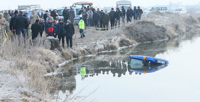 Traktörüyle Kars Çayı'na düşen sürücü öldü