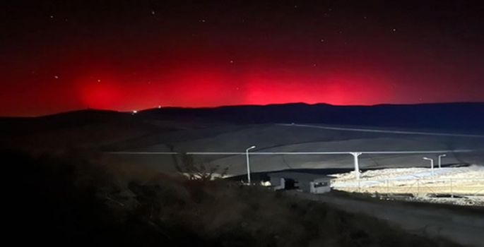 Türkiye'de  kuzey ışıkları dün gece birçok kentimizde görsel şölen sundu