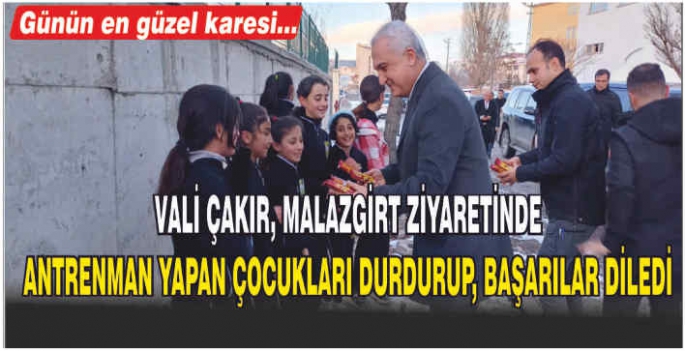 Vali Çakır, Malazgirt ziyaretinde antrenman yapan çocukları durdurup, başarılar diledi