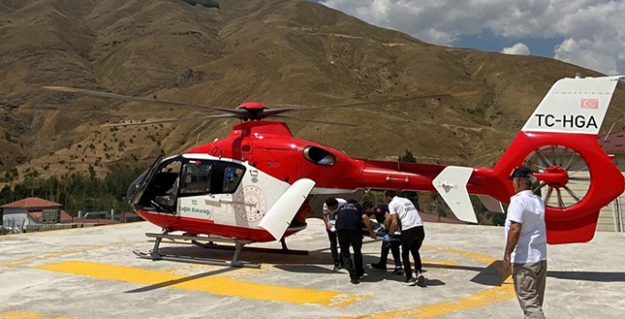 Van'da ambulans helikopter yüksekten düşen çocuk için havalandı