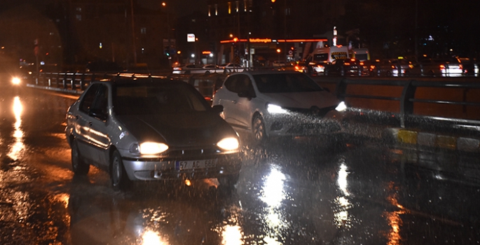 Van'da sağanak etkili oldu