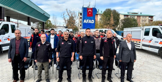 Van depreminde yaşamını yitirenler anıldı