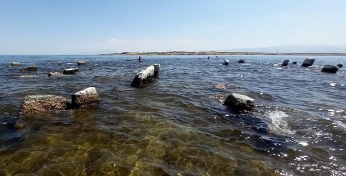 Van Gölü’nde toplu mezarlar ortaya çıktı!