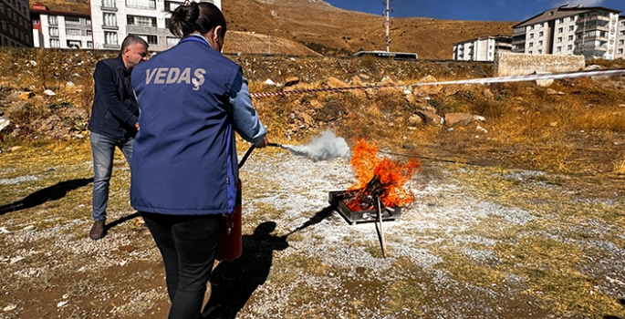 VEDAŞ Bitlis'te yangın tatbikatı yaptı