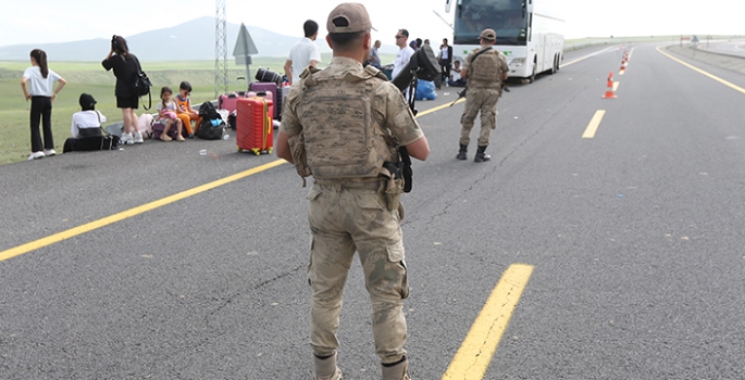 Yolcu otobüsünde çıkan yangın panik yarattı