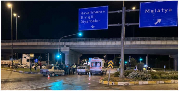 Zincirleme trafik kazasında 3 kişi yaralandı